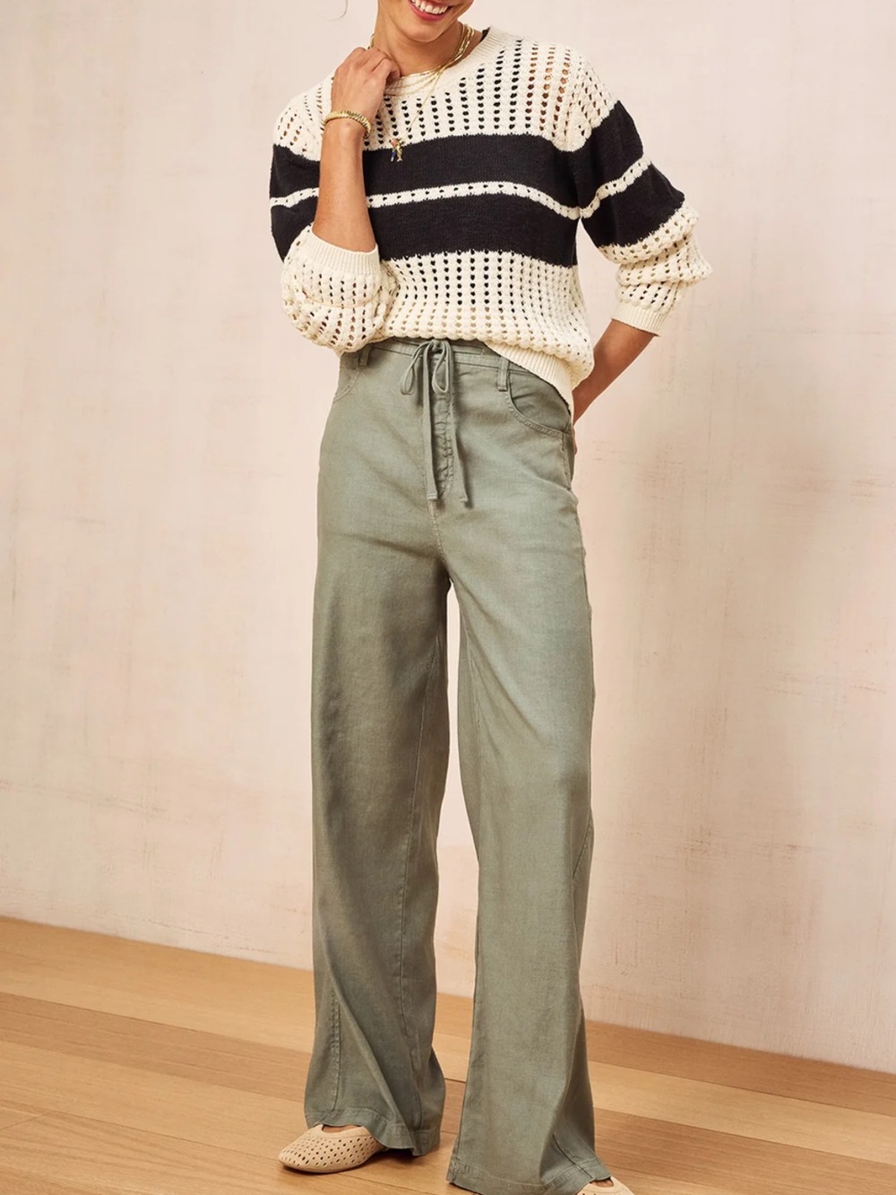 Evereve Joelle Stretch Linen Trousers with tie. Small. Agave Green.